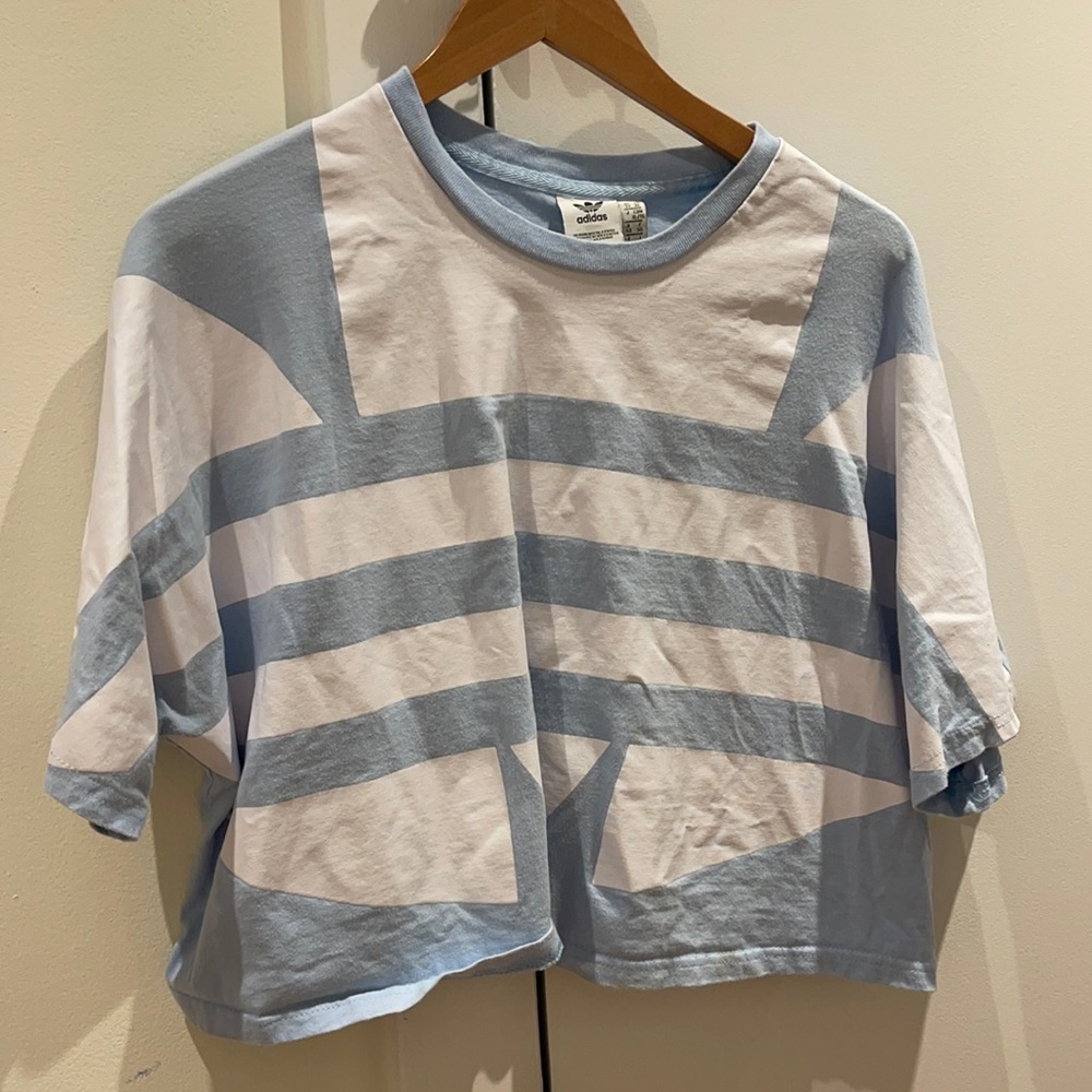 Adidas cropped street wear Tshirt women’s XL